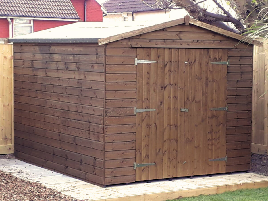 Apex Workshop with double doors, viewed from an angle to the left