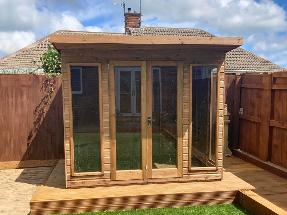 The Auckland Summerhouse with double doors and two fixed side windows, viewed from the front 