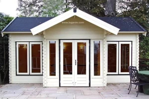 B22 Log Cabin