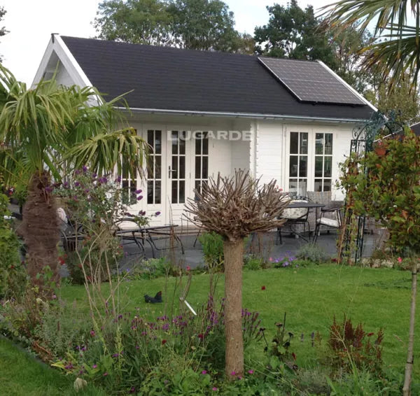 B66 Log Cabin